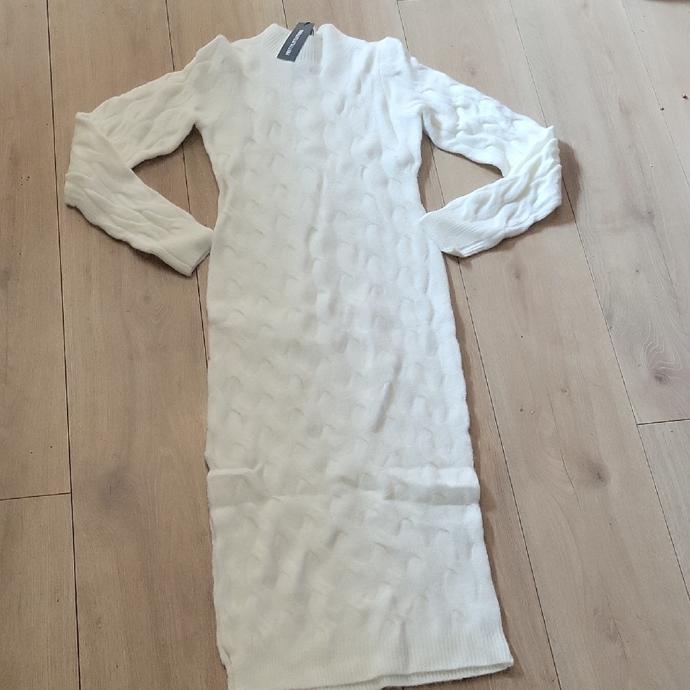 PrettyLittleThing Cream Bodycon Dress with Crew Neck and Bishop Sleeves